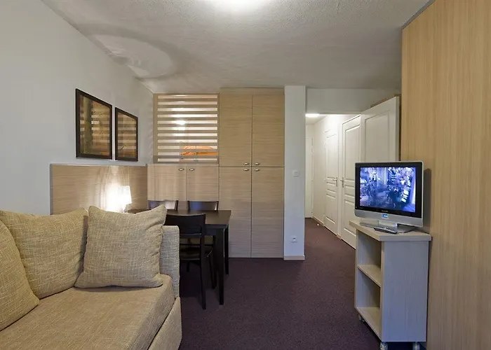 Les Terrasses De Labrau Szálloda 4*